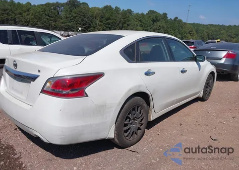 2015 Nissan Altima 2.5 S from USA, damaged, VIN 1N4AL3AP3FN305163